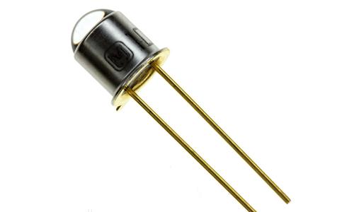 光电三极管的作用与特点及其在光电传感器中的应用